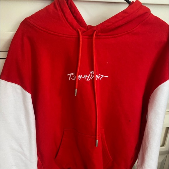 COPY - Tommy Innit Merch. Red/White with embroidery. UNISEX Size L - Picture 1 of 4